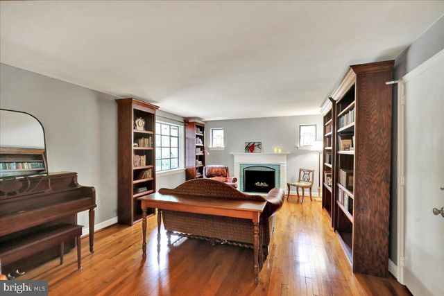 16 JACKSON DR, Lancaster, PA 17603