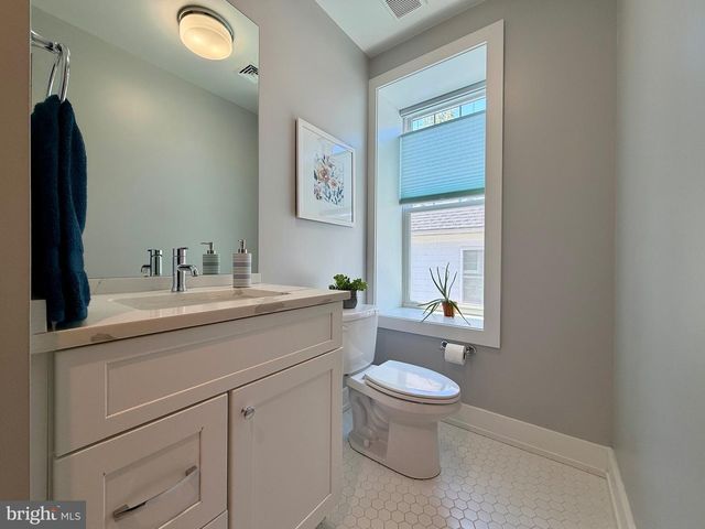 308 CHESTNUT AVE, Narberth, PA 19072