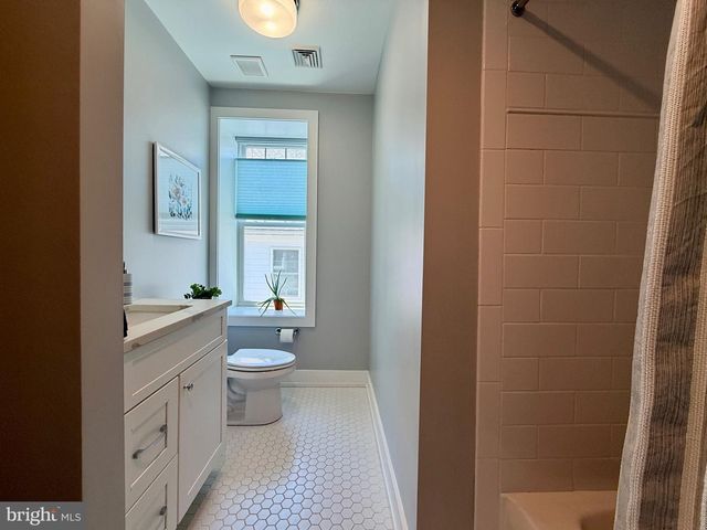 308 CHESTNUT AVE, Narberth, PA 19072