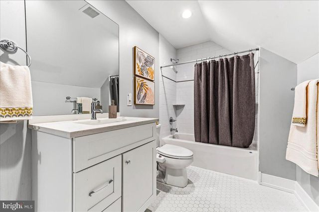 308 CHESTNUT AVE, Narberth, PA 19072