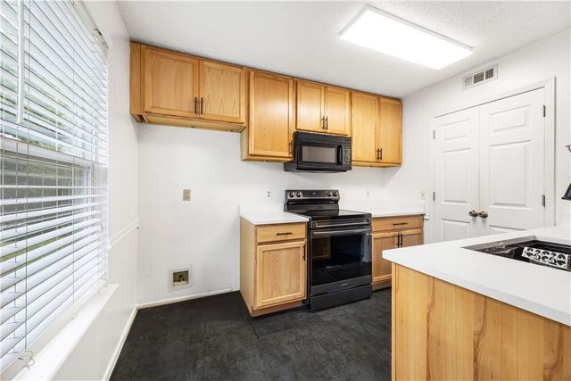 4805 Bonita Place, Springdale, AR 72762