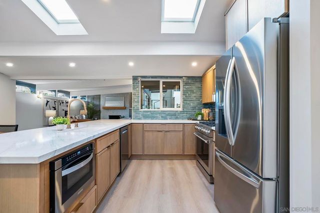 2204 Rosecrans St, San Diego, CA 92106