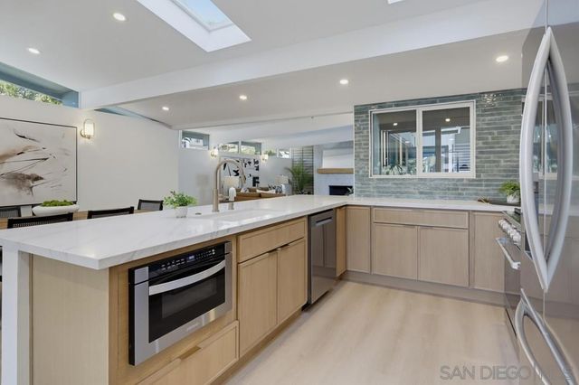 2204 Rosecrans St, San Diego, CA 92106