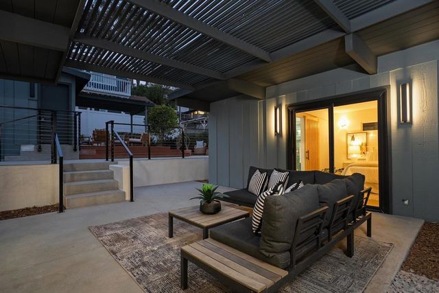 2204 Rosecrans St, San Diego, CA 92106