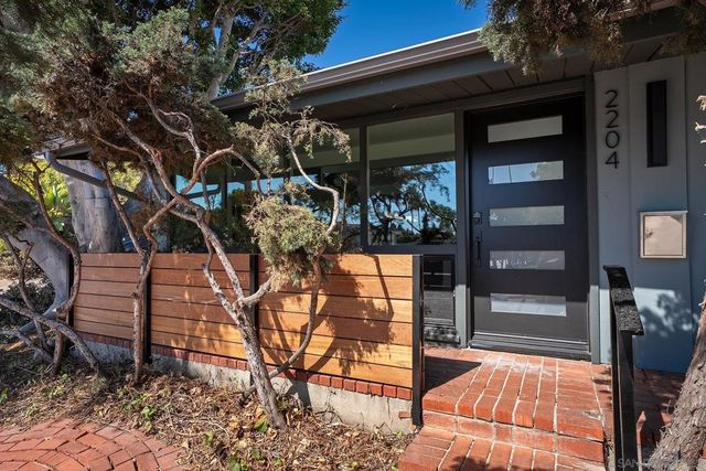 2204 Rosecrans St, San Diego, CA 92106