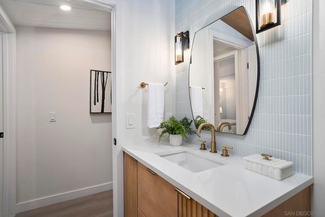 2204 Rosecrans St, San Diego, CA 92106