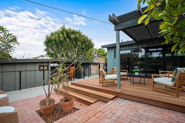 2204 Rosecrans St, San Diego, CA 92106