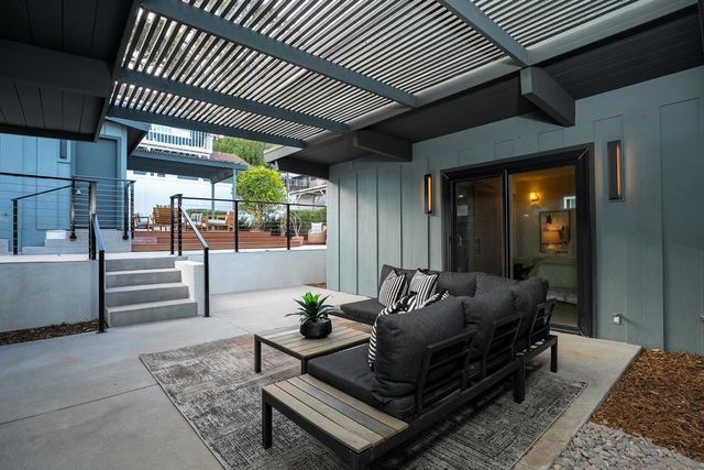 2204 Rosecrans St, San Diego, CA 92106