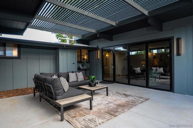 2204 Rosecrans St, San Diego, CA 92106