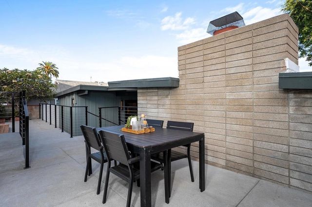 2204 Rosecrans St, San Diego, CA 92106
