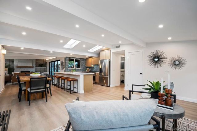 2204 Rosecrans St, San Diego, CA 92106