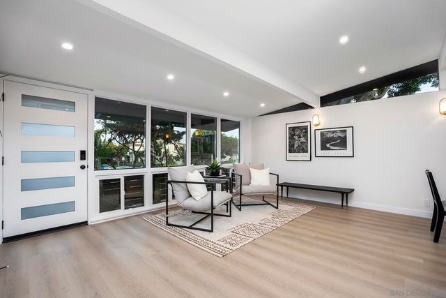 2204 Rosecrans St, San Diego, CA 92106
