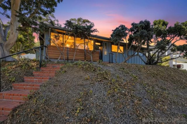 2204 Rosecrans St, San Diego, CA 92106