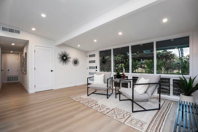 2204 Rosecrans St, San Diego, CA 92106