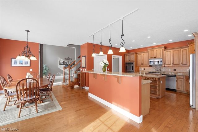 17395 Sawgrass Circle, North Royalton, OH 44133