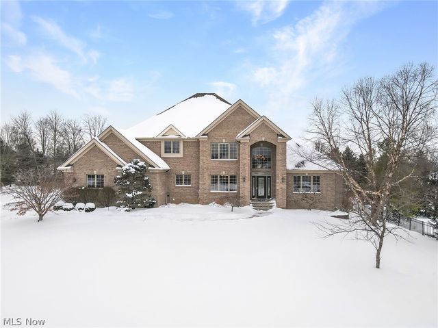 17395 Sawgrass Circle, North Royalton, OH 44133