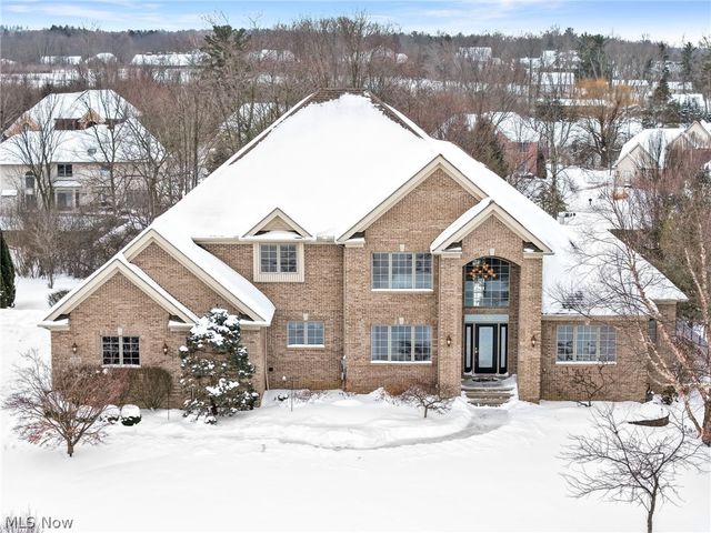 17395 Sawgrass Circle, North Royalton, OH 44133