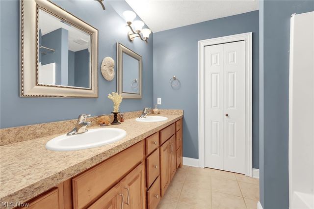 17395 Sawgrass Circle, North Royalton, OH 44133