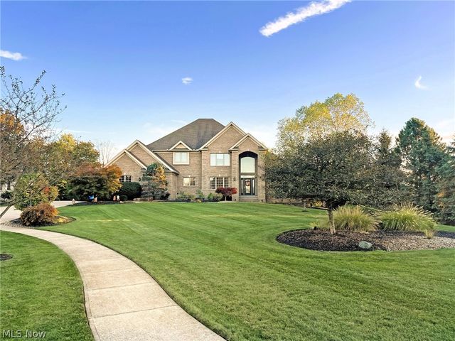 17395 Sawgrass Circle, North Royalton, OH 44133