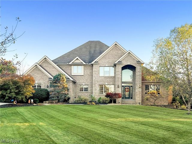17395 Sawgrass Circle, North Royalton, OH 44133