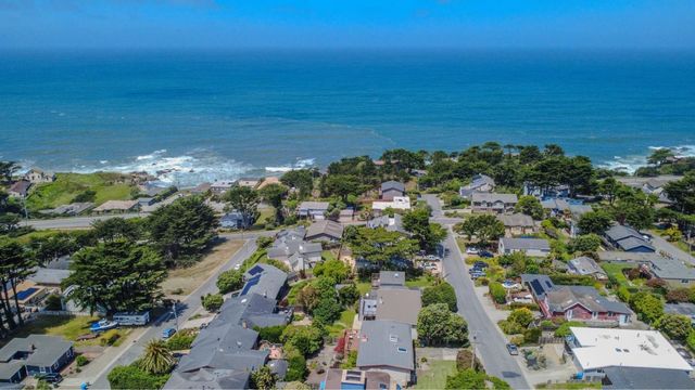 346 12th Street, Montara, CA 94037