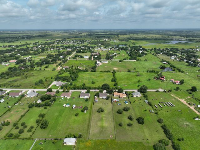 5942 Wild Flower RD, Sealy, TX 77474