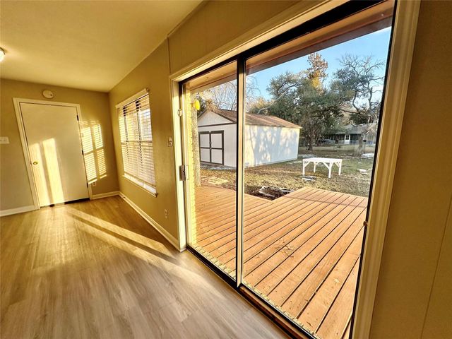 1102 Serenada DR, Georgetown, TX 78628