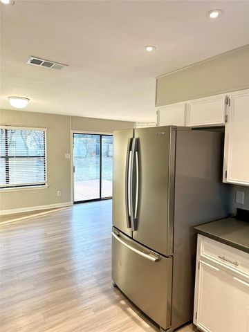 1102 Serenada DR, Georgetown, TX 78628