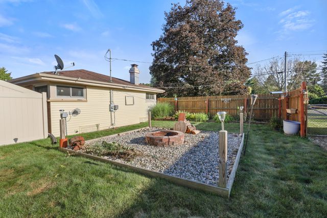 3695 Pinto Road, Kalamazoo, MI 49004