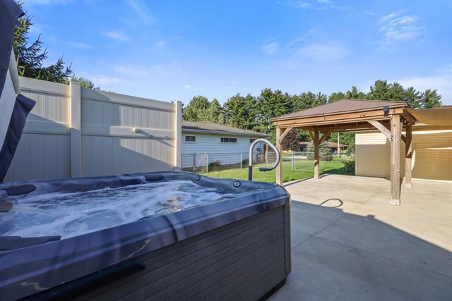 3695 Pinto Road, Kalamazoo, MI 49004