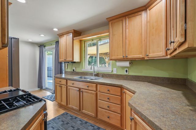 3695 Pinto Road, Kalamazoo, MI 49004