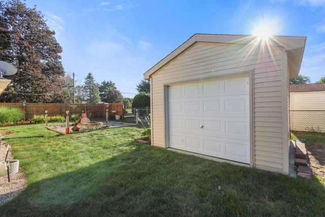 3695 Pinto Road, Kalamazoo, MI 49004