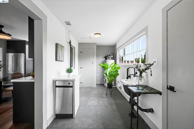 1540 C St, Hayward, CA 94541