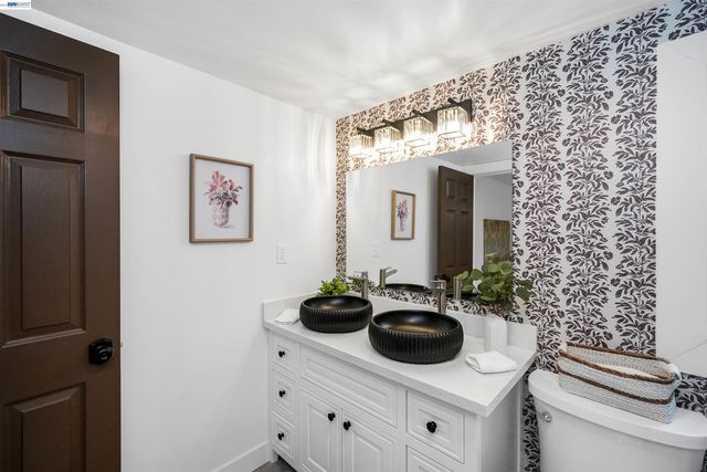 1540 C St, Hayward, CA 94541