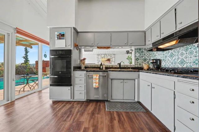 6439 Lake Mere Court, San Diego, CA 92119