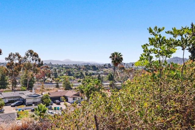 6439 Lake Mere Court, San Diego, CA 92119