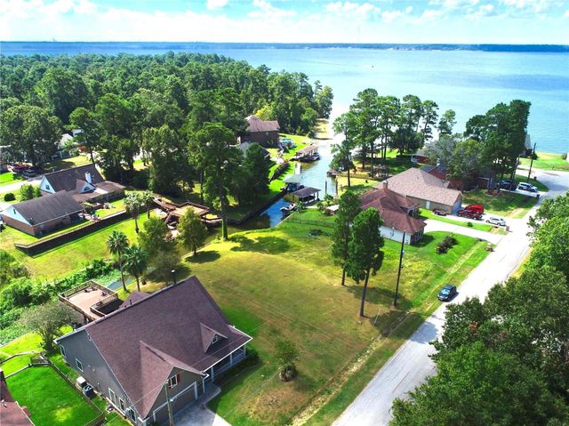 18226 Steele Point Drive, Crosby, TX 77532