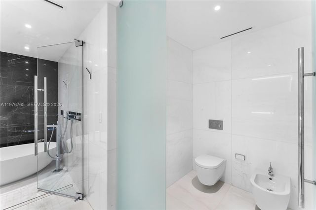 300 Biscyane Blvd Way 1202, Miami, FL 33131