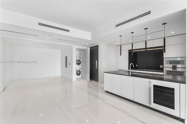 300 Biscyane Blvd Way 1202, Miami, FL 33131