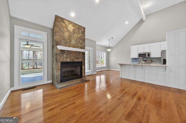 390 Lake Place Drive, Lavonia, GA 30553