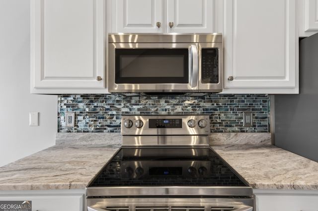 390 Lake Place Drive, Lavonia, GA 30553