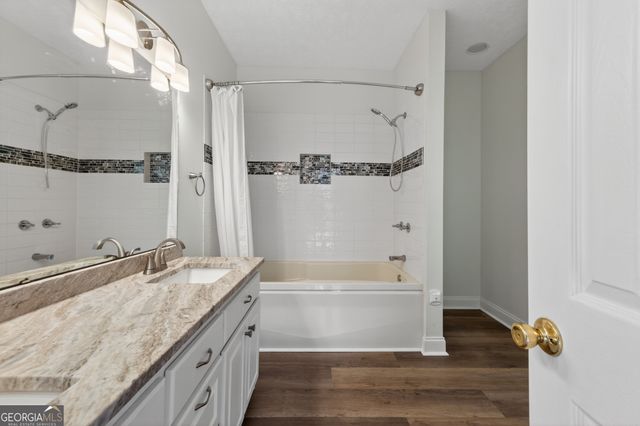 390 Lake Place Drive, Lavonia, GA 30553