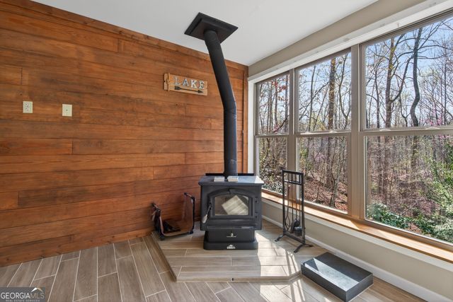 390 Lake Place Drive, Lavonia, GA 30553