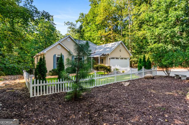 390 Lake Place Drive, Lavonia, GA 30553