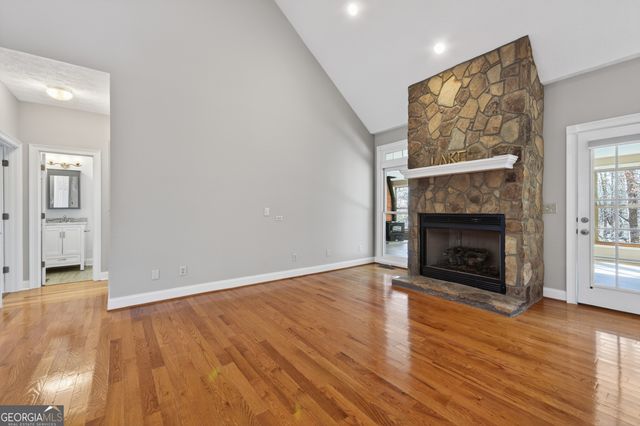 390 Lake Place Drive, Lavonia, GA 30553