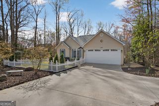 390 Lake Place Drive, Lavonia, GA 30553