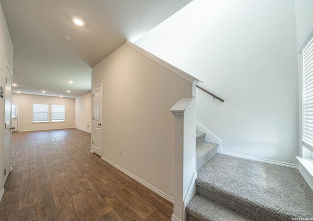 15727 Clove Spice Way, Von Ormy, TX 78073