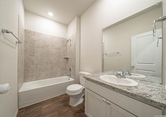 15727 Clove Spice Way, Von Ormy, TX 78073