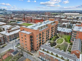 1000 E 53rd Street 221, Chicago, IL 60615