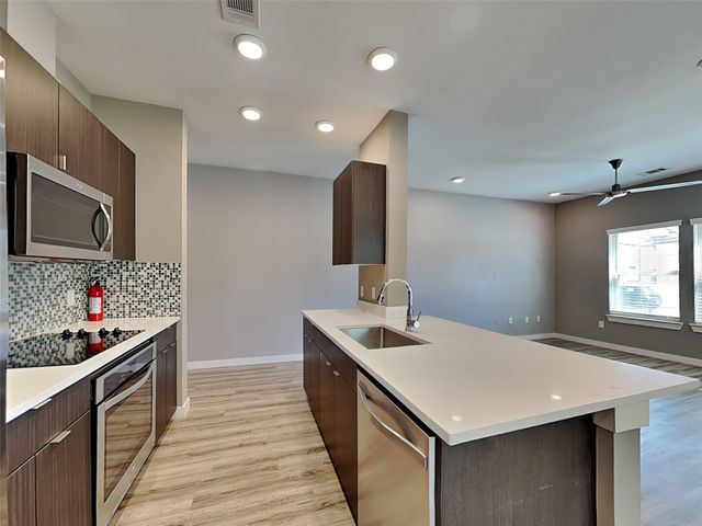 1553 Fiji Street, Dallas, TX 75203